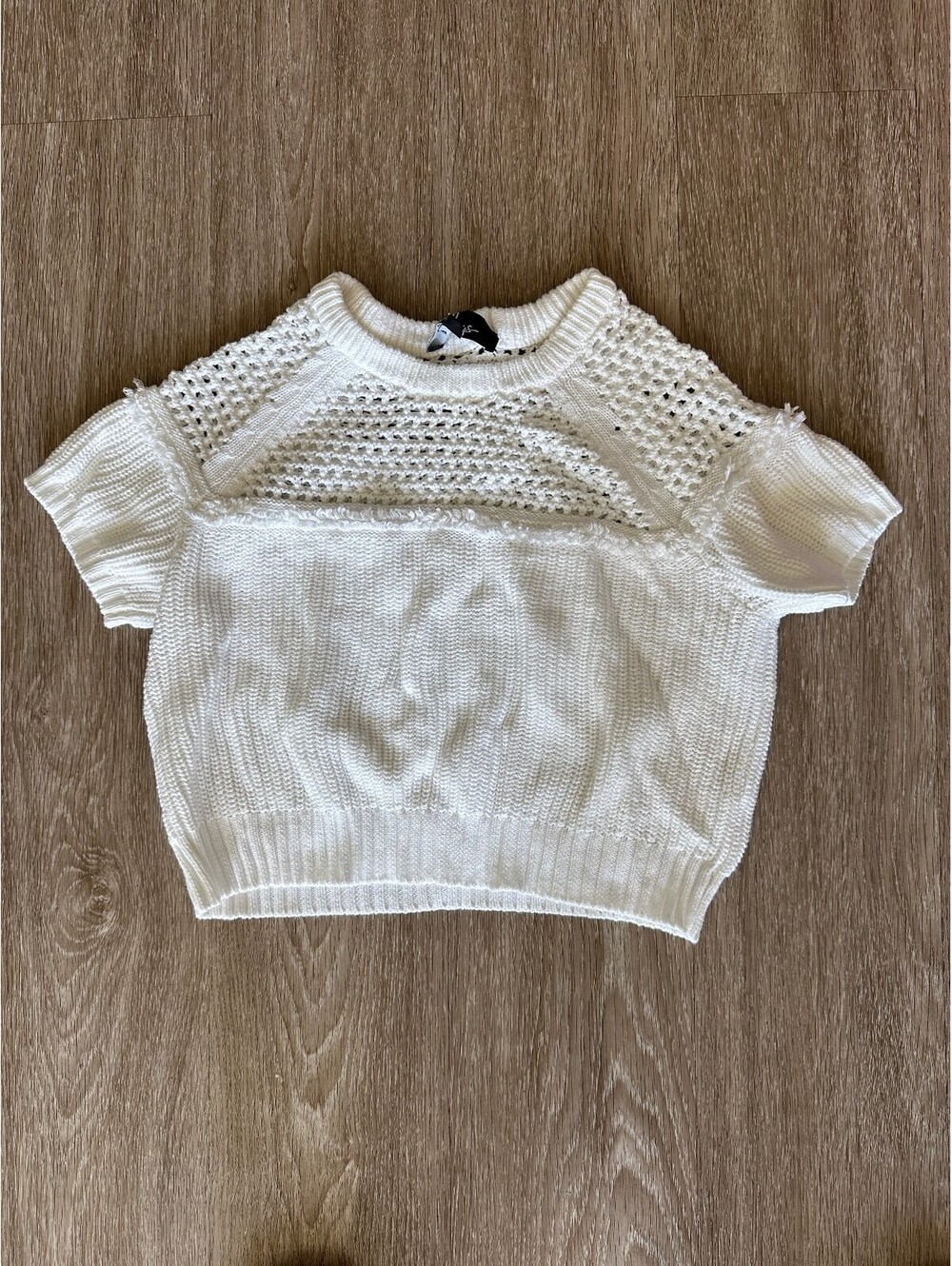 Express Women's cream short sleeve cropped knit sweater